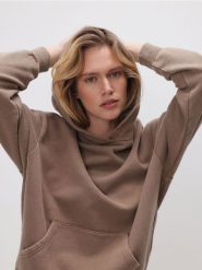 Bawełniana bluza - brązowy. Brązowe bluzy Reserved, l, bez wzorów, z bawełny, bez kaptura. Za 119.99 zł.