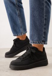 Czarne Sneakersy Basic z Paskami na Boku Adila. Czarne buty sportowe lifestyle Renee, bez wzorów, z jeansu, klasyczne, bez zapięcia. Za 99.99 zł.