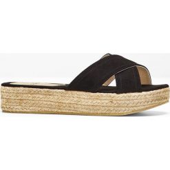 Espadryle na podeszwie platformie bonprix czarny. Espadryle marki bonprix. Za 69.99 zł.