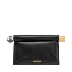 Torebka JACQUEMUS. Czarne kopertówki JACQUEMUS, bez wzorów, bez dodatków. Za 3,279.00 zł.