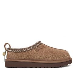 Śniegowce Ugg. Brązowe śniegowce UGG, bez wzorów, bez zapięcia. Za 679.99 zł.