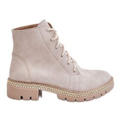 Botki Na Płaskim Obcasie Lewski Shoes 3285 Jasnobeżowe beżowy. Brązowe botki bez wzorów, ze skóry, klasyczne, bez obcasa, na płaskiej podeszwie, bez zapięcia. Za 470.61 zł.