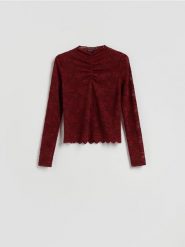 Bluzka z haftowanym wzorem - burgundowy. Czerwone bluzki Reserved, l, bez wzorów, z dzianiny, bez kołnierzyka, bez ramiączek. Za 109.99 zł.