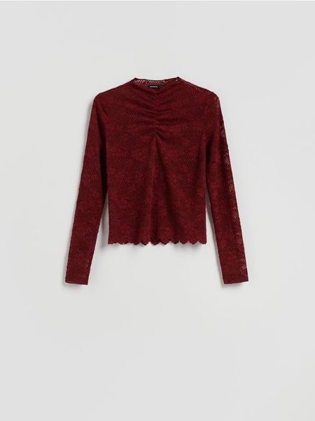 Bluzka z haftowanym wzorem - burgundowy. Czerwone bluzki Reserved, l, bez wzorów, z dzianiny, bez kołnierzyka, bez ramiączek. Za 109.99 zł.