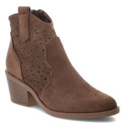 Botki damskie S.Barski o eleganckim fasonie z ażurową cholewką i stabilnym obcasem w stylu kowbojek ciemnobrązowe, HY62-8147 Chocolate. Brązowe botki S.BARSKI, w ażurowe wzory, z jeansu, eleganckie, bez obcasa, na obcasie, bez zapięcia. Za 179.00 zł.