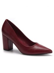 C'M Czółenka w kolorze czerwonym rozmiar: 41. Czerwone czółenka C'M, bez wzorów, klasyczne, bez obcasa, bez zapięcia. Za 108.99 zł.