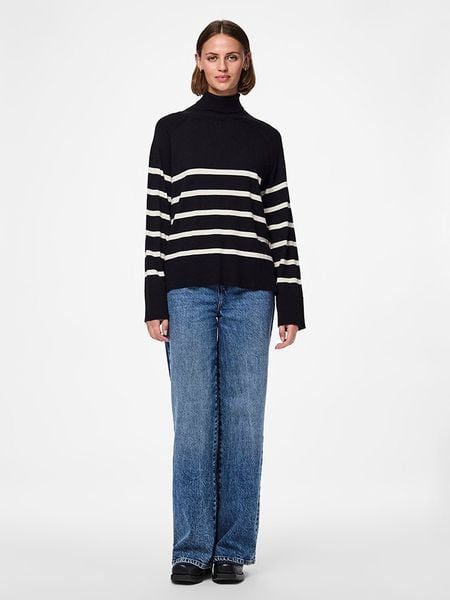 Pieces Golf "Sia" w kolorze czarno-białym rozmiar: M. Czarne swetry Pieces, m, bez wzorów, z wiskozy, klasyczne, bez ramiączek. Za 83.22 zł.