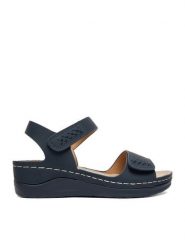 Go Soft Sandały CEO-W23206 Granatowy. Niebieskie sandały GO SOFT, bez wzorów, ze skóry, bez obcasa, na koturnie, bez zapięcia. Za 119.99 zł.