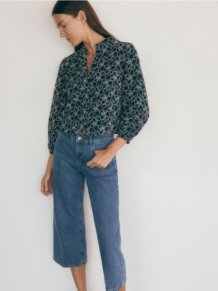 Koszula boxy - granatowy. Niebieskie koszule Reserved, l, bez wzorów, z bawełny, bez kołnierzyka, bez ramiączek. W wyprzedaży za 69.99 zł.