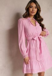 Różowa Rozkloszowana Sukienka z Koronkowymi Wstawkami i Wiązaniem w Talii Padria. Czerwone sukienki Renee, na co dzień, l, bez wzorów, z koronki, eleganckie, bez kołnierzyka, bez ramiączek, mini, kopertowe. W wyprzedaży za 135.99 zł.