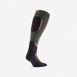 Skarpety narciarskie dla dorosłych Wedze 500 Merino Wool z wełną merynosa. Brązowe skarpetki WED'ZE, bez wzorów, z dzianiny, narciarskie. Za 49.99 zł.