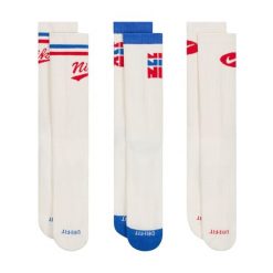 Skarpety Unisex Dla Dorosłych Everyday Plus (zestaw 3 Sztuk). Białe skarpetki Nike, bez wzorów, trekkingowe. Za 143.99 zł.