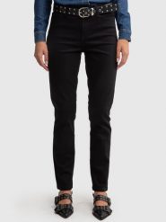 Jeansy damskie slim z wysokim stanem czarne Kitty High Waist 915. Czarne jeansy BIG STAR, l, bez wzorów, z jeansu, biznesowe, z podwyższonym stanem. W wyprzedaży za 279.99 zł.