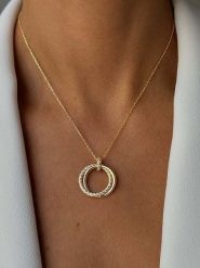 DI GIORGIO Pozłacany naszyjnik z zawieszką - dł. 40 cm rozmiar: onesize. Żółte naszyjniki DI GIORGIO, z materiału, z cyrkonią, pozłacane. Za 179.22 zł.