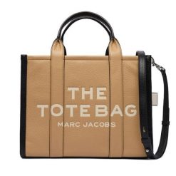 Torebka Marc Jacobs. Brązowe torebki klasyczne Marc Jacobs, bez wzorów, klasyczne, bez dodatków. Za 2,099.00 zł.