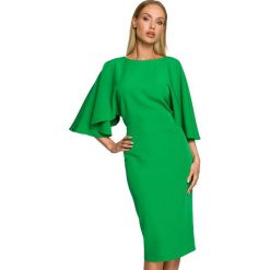 Sukienka elegancka ołówkowa z szerokimi rękawami zielona z pelerynką. Zielone sukienki Sukienki.shop, na komunię, m, bez wzorów, eleganckie, bez kołnierzyka, bez ramiączek, ołówkowe. Za 289.00 zł.