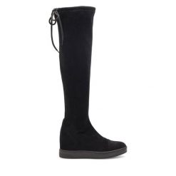 Kozaki Clara Barson. Czarne kozaki Clara Barson, bez wzorów, bez obcasa, na płaskiej podeszwie, bez zapięcia. Za 199.99 zł.