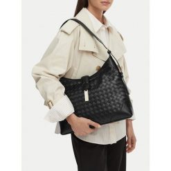 Torebka MEXX. Czarne torebki klasyczne Mexx, bez wzorów, klasyczne, bez dodatków. Za 269.99 zł.