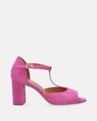 ZAMSZOWE SANDAŁY NA SŁUPKU 4088 C 601 FUXIA. Sandały Venezia, bez wzorów, ze skóry, bez obcasa, na słupku, bez zapięcia. Za 419.00 zł.
