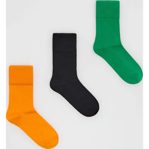 Skarpetki 3 pack - Różowy. Czerwone skarpetki Reserved, bez wzorów. Za 39.99 zł.