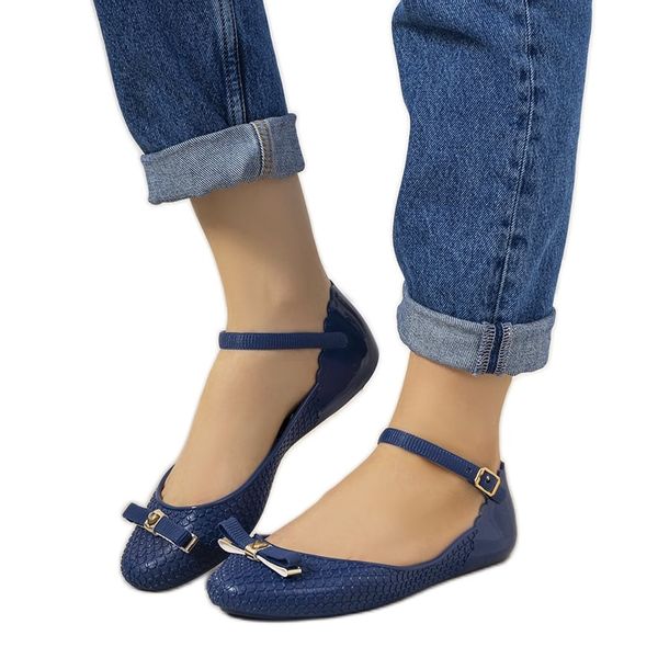 Granatowe baleriny damskie Heather niebieskie. Niebieskie baleriny bez wzorów, bez obcasa, bez zapięcia. Za 89.18 zł.