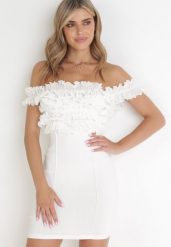 Biała Dopasowana Sukienka Mini z Falbanką Udirda. Białe sukienki Born2be, m, bez wzorów, bez kołnierzyka, bez ramiączek, mini, dopasowane. W wyprzedaży za 110.49 zł.