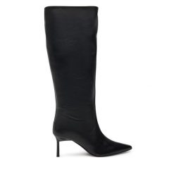 Kozaki Calvin Klein. Czarne kozaki Calvin Klein, bez wzorów, bez obcasa, na szpilce, bez zapięcia. Za 1,599.00 zł.