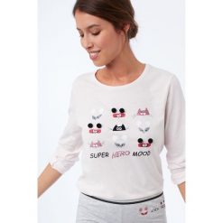 Etam - Bluzka piżamowa. Szare piżamy marki Etam, z nadrukiem, z bawełny, z okrągłym kołnierzem, z długim rękawem. Za 89.90 zł.