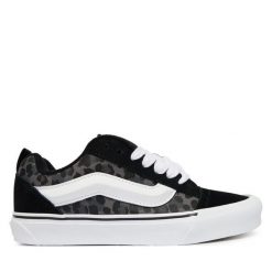 Tenisówki Vans. Czarne trampki Vans, bez wzorów, bez zapięcia. Za 407.99 zł.