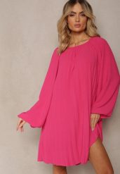 Fuksjowa Rozkloszowana Sukienka Ozdobiona Plisowaniem i Bufiastymi Rękawami Ksarina. Czerwone sukienki Renee, na imprezę, bez wzorów, eleganckie, bez kołnierzyka, bez ramiączek, mini, rozkloszowane. W wyprzedaży za 67.99 zł.