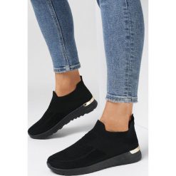 Czarne Buty Sportowe Phinialla. Czarne buty sportowe lifestyle Born2be, z aplikacjami, z dzianiny, bez zapięcia. W wyprzedaży za 80.49 zł.