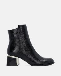 CZARNE BOTKI Z GNIECIONEJ SKÓRY 0085423R 166 BLA. Czarne botki Venezia, bez wzorów, ze skóry, bez obcasa, bez zapięcia. Za 519.00 zł.