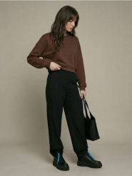 Bluza crewneck soft touch z dodatkiem wiskozy - brązowy. Brązowe bluzy bez kaptura Sinsay, l, bez wzorów, z wiskozy, bez kaptura. Za 45.99 zł.
