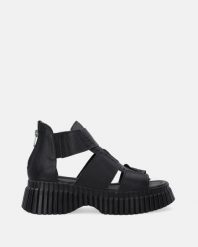 CZARNE SANDAŁY Z CHOLEWKĄ 170GM02 01 BLACK. Czarne sandały Venezia, bez wzorów, ze skóry, bez obcasa, na platformie, bez zapięcia. Za 449.00 zł.