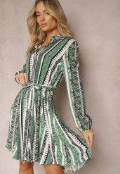 Zielona Wiskozowa Sukienka Koszulowa z Paskiem w Talii Rozkloszowana Urdiasa. Zielone sukienki Renee, na co dzień, m, bez wzorów, z wiskozy, eleganckie, bez kołnierzyka, bez ramiączek, mini, dopasowane. W wyprzedaży za 59.49 zł.