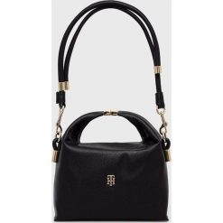 Tommy Hilfiger torebka kolor czarny. Czarne listonoszki Tommy Hilfiger, bez wzorów, na ramię, bez dodatków. Za 649.99 zł.