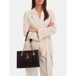 Torebka Eva Minge. Czerwone torebki klasyczne Eva Minge, bez wzorów, klasyczne, bez dodatków. Za 299.99 zł.