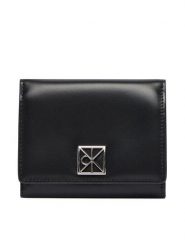 Calvin Klein Portfel Emblem Hw Medium Trifold LV04F1082G Czarny. Czarne portfele Calvin Klein, bez wzorów, ze skóry. Za 299.99 zł.
