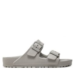 Klapki Birkenstock. Szare klapki Birkenstock, bez wzorów, bez obcasa, bez zapięcia. Za 249.99 zł.
