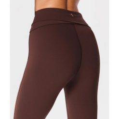 Legginsy sportowe dla kobiet z kopertowym tyłem Carpatree Balletcore. Brązowe legginsy Carpatree, bez wzorów, sportowe. Za 219.99 zł.