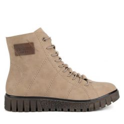 Botki Rieker. Brązowe botki Rieker, bez wzorów, bez obcasa, na płaskiej podeszwie, bez zapięcia. Za 429.99 zł.