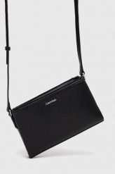 Calvin Klein torebka kolor czarny. Czarne listonoszki Calvin Klein, bez wzorów, z włókna, na ramię, bez dodatków. Za 579.99 zł.