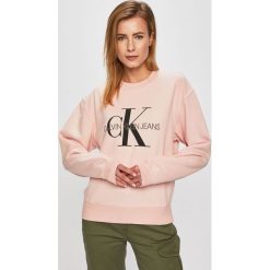 Calvin Klein Jeans - Bluza. Bluzy Calvin Klein Jeans, l, z aplikacjami, z bawełny, bez kaptura. W wyprzedaży za 299.90 zł.