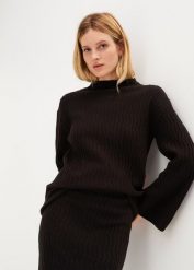 Sweter z cienkiej dzianiny w strukturalny wzór. Czarne swetry bonprix, bez wzorów, z dzianiny, bez ramiączek. Za 109.99 zł.
