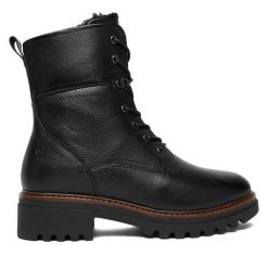 Trzewiki Tamaris. Czarne botki Tamaris, bez wzorów, bez obcasa, na płaskiej podeszwie, bez zapięcia. Za 359.99 zł.