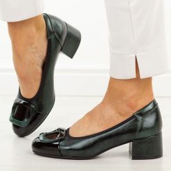 Zielone czółenka damskie na obcasie Potocki 12807. Zielone czółenka POTOCKI, na jesień, z aplikacjami, ze skóry, eleganckie, z okrągłym noskiem, bez obcasa, na obcasie, bez zapięcia. Za 199.00 zł.