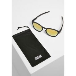 Okulary przeciwsłoneczne Urban Classics 106 uc. Brązowe okulary przeciwsłoneczne Urban Classics, bez wzorów. W wyprzedaży za 34.50 zł.
