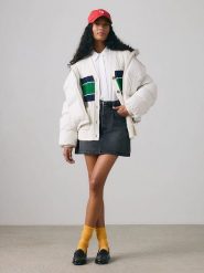 Levi's Spódnica dżinsowa w kolorze czarnym rozmiar: W25. Czarne spódnice Levi's, na co dzień, s, z aplikacjami, z bawełny, klasyczne, mini, proste. Za 156.98 zł.