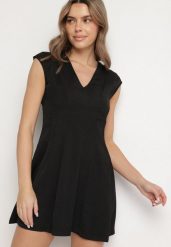 Czarna Rozkloszowana Sukienka o Taliowanym Kroju Ellaira. Czarne sukienki Born2be, na co dzień, m, bez wzorów, eleganckie, bez kołnierzyka, bez ramiączek, mini, rozkloszowane. Za 159.99 zł.