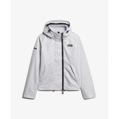Damska wodoodporna kurtka z kapturem Superdry Mountain. Fioletowe kurtki Superdry, l, z aplikacjami, z gumy, eleganckie, z kapturem. Za 399.10 zł.